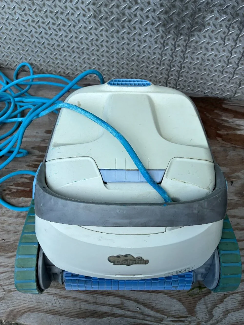 Dolphin S300 Pool Vacuum Pool Cleaner With Advanced 115 Power Supply